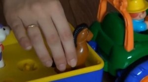 Веселый трактор с животными