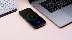 Внешний АКБ NRG MageSafe Alum 5000 мА-ч, 15Вт QI от Deppa, 33690