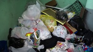 МУСОРНЫЙ АД В МНОГОЭТАЖКЕ