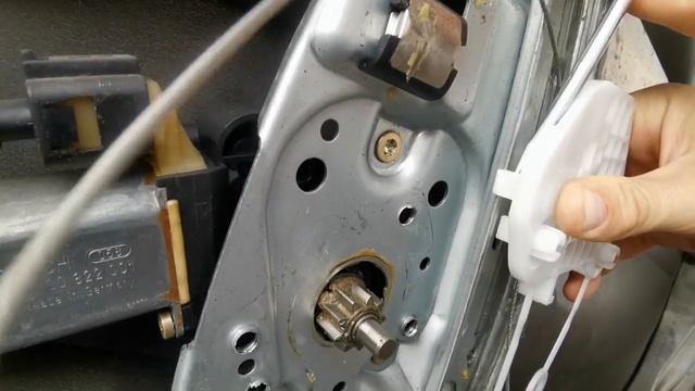 How To Change A Window Regulator On A Smart Car !!!!