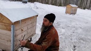 Собираю подмор . Костёр в лесу на пасеке.