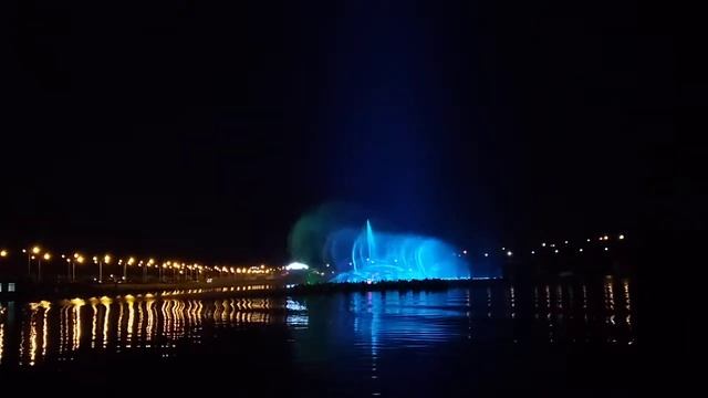 Танцующий фонтан в Грозном. Очень красиво смотреть онлайн