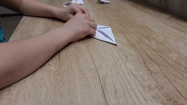 оригами  тюльпан  на  8  МАРТА  из  бумаги