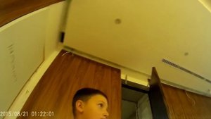 Камера в унитазе - опускаю