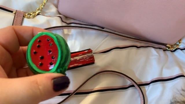 Updated What's in my Daughter's Pink Michael Kors Crossbody Bag смотреть онлайн