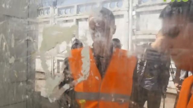 В городе начали приводить в порядок остановки общественного транспорта смотреть онлайн