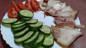 Как приготовить бекон из свинины в домашних условиях по классическому рецепту