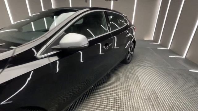 VOLVO V40 T5 смотреть онлайн