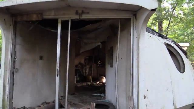 Futuro House The Yurt In The Woods Urbex Urban Exploration смотреть онлайн