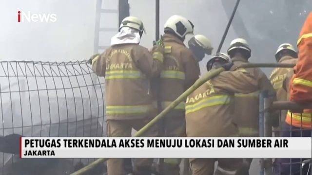 Kebakaran Hanguskan Lapak Barang Bekas di Jakarta - iNews Malam 03/12 смотреть онлайн