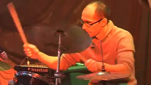 Рок фестиваль "Живой звук - 2012".avi смотреть онлайн