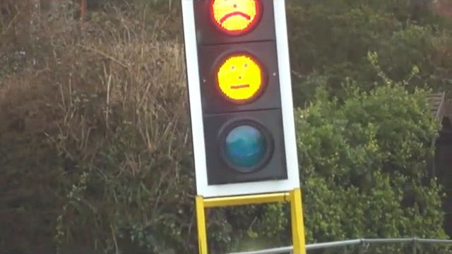 📽 happy smiley traffic lights - isle of wight смотреть онлайн