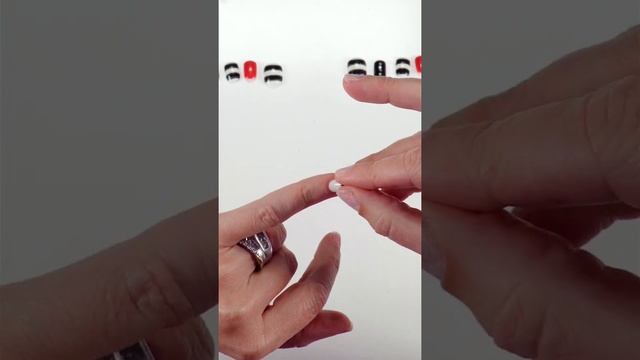 DIY Black and White Bling Press On Nails At Home! #Shorts смотреть онлайн