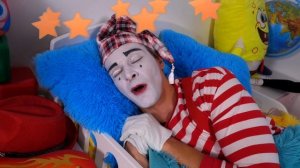 Беби Бон играет на гитаре! Детская музыка - Смешные видео с Мимом - Мультики для малышей