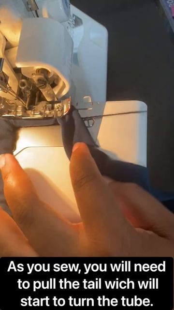 How to Turn Tubes with your Serger смотреть онлайн