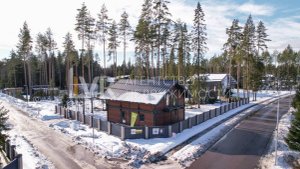 Участок № 244, площадью 14,4 сотки с основным и гостевым домом в КП "Репино парк"