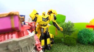 Видео с Роботами Трансформерами.  Автоботы и Десептиконы ищут сокровище!