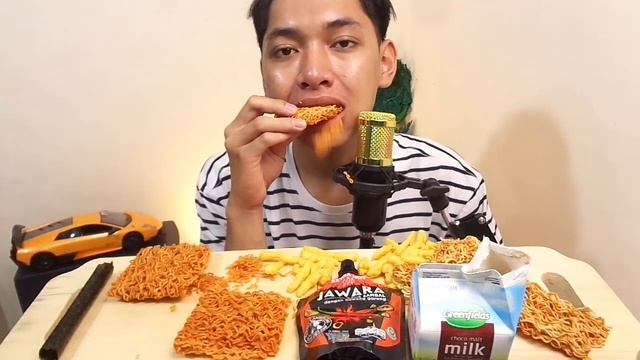 review jajanan anak-anak yang lagi viral | mukbang dan asmr makan mie mentah смотреть онлайн