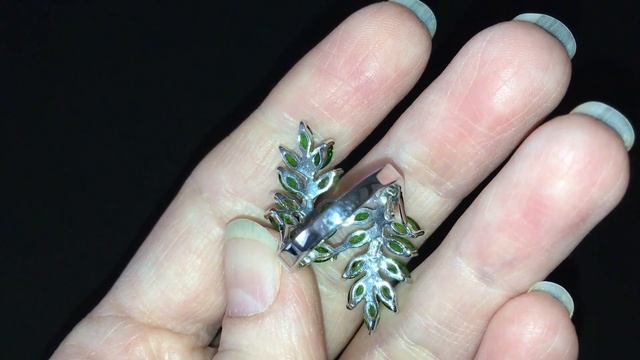 Серебряное кольцо с хромдиопсидом