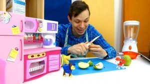 Щенячий Патруль в гостях на кухне Федора - Готовим вместе яблочное пюре! Видео с игрушками