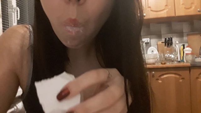 Ем мел. Eat chalk. Съела большой кусок мела смотреть онлайн