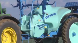 Полуприцепной опрыскиватель BERTHOUD TRACKER 3200 S DPA