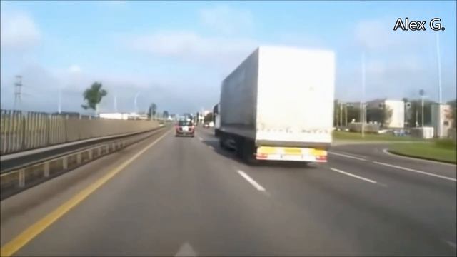 IDIOT AUDI CRASH Compilation 2017 - Best Audi Street Live Dashcam Accident Part.1 смотреть онлайн