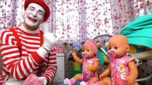 Беби Бон в видео онлайн - Близняшки Baby Born балуются! - Весёлые игры. Детские мультики с игрушками