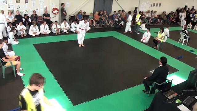 2013 unzko knz primary seconday league round 1 ring1 boys 12yrs kata 05a heian shodan   heian yonda