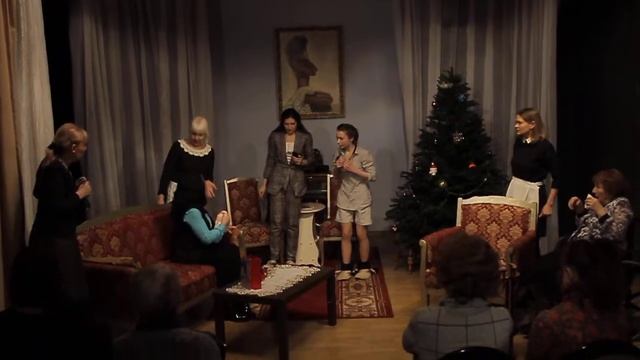 Спектакль "8 любящих женщин" (1 акт ч.2) смотреть онлайн