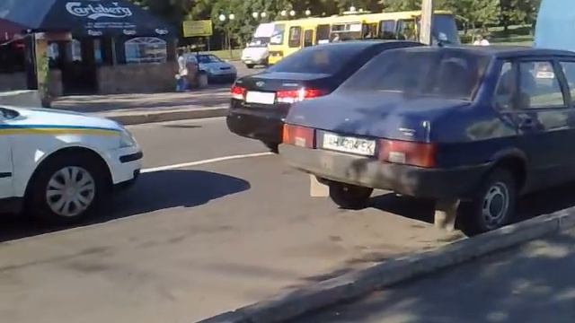 Парковка в не положенном месте - не, не видел! смотреть онлайн