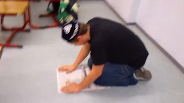 Ein Spaßt beetet ne alte Lehrerin an :D смотреть онлайн