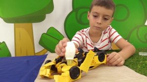 Трансформеры Прайм: Бамблби заржавел. Видео с игрушками