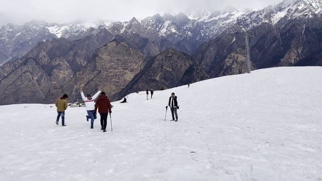 Auli Trip || Snow Trekking || Live Snowfall II Skiing ||Frozen Lake#auli #adventure # смотреть онлайн