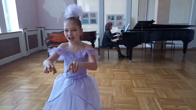 КОТ- ГИПНОТИЗЕР. муз.Фучаджи Л.,сл.А.Усачева, исп.Акула М., у рояля автор смотреть онлайн