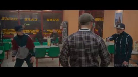 Тренер поставил унизил малолетнее быдло. Моменты из фильма Джентльмены