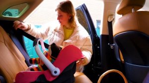 Прививка для Шоколадки - Видео игры доктор Барби - Детское видео онлайн Как мама