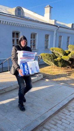 Астраханские волонтеры привезли гумпомощь в больницы Донецка