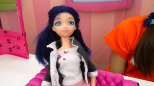 Первое свидание Маринетт и Адриана. Одевалки кукол - Игры для девочек. Салон красоты