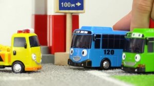 Видео про машинки: Приключения ТАЙО! Экскурсия. Видео про игрушки