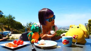 Весёлые игры. Готовим с Машей Капуки и машинками завтрак для Лаки! Видео рецепт Просто и вкусно