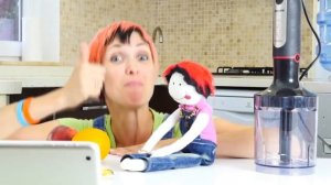 Видео для детей. Рецепт Смузи. Готовим вместе с игрушками