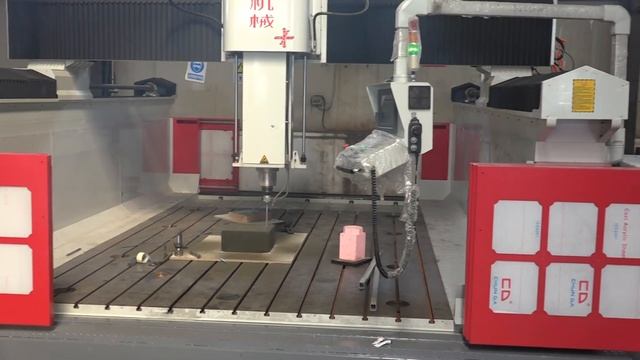 3 оси Дерево и пенопласт CNC Machinery обрабатывает пластиковый песок 1 смотреть онлайн