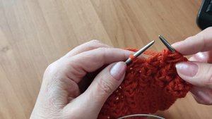 Объемный узор, для любителей вязать толстыми нитками.🔥