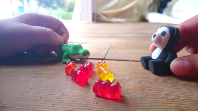 Видео для детей - учимся считать до 3 - медвежонок  Панда и Крокодил