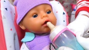 Детские мультики - Кашка для БЕБИ БОН! - Смешные видео с куклами Baby Born. Новые игры онлайн.