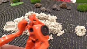 Автоботы гоняют по пустыне! Роботы Трансформеры для мальчиков