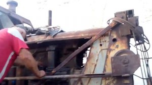 Завели трактор С-100 после десяти лет стояния на одном месте!