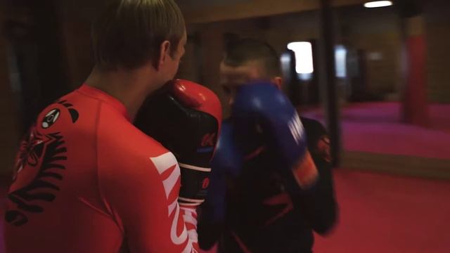 эстонец MMA fighter смотреть онлайн
