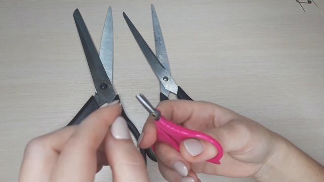 Мои даже самые старые ножницы острые как бритва! 🔥Портниха показала, как заточить их за 1 минуту😲